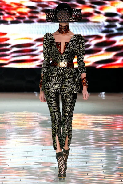 Look 7